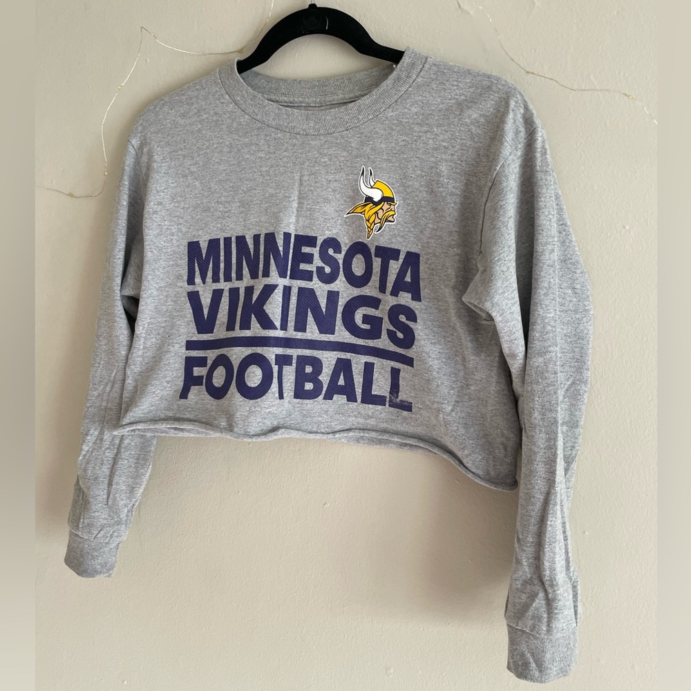Kids/Women’s Minnesota Vikings Cropped Long Sleeve Top